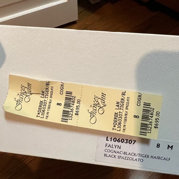 Only worn when trying on at the store - Picture 4 of 5